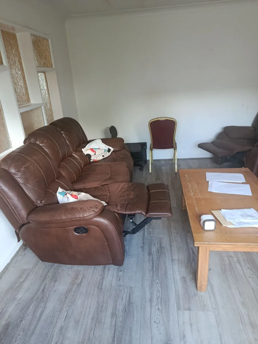 3 piece sitting & coffee table - Image 3