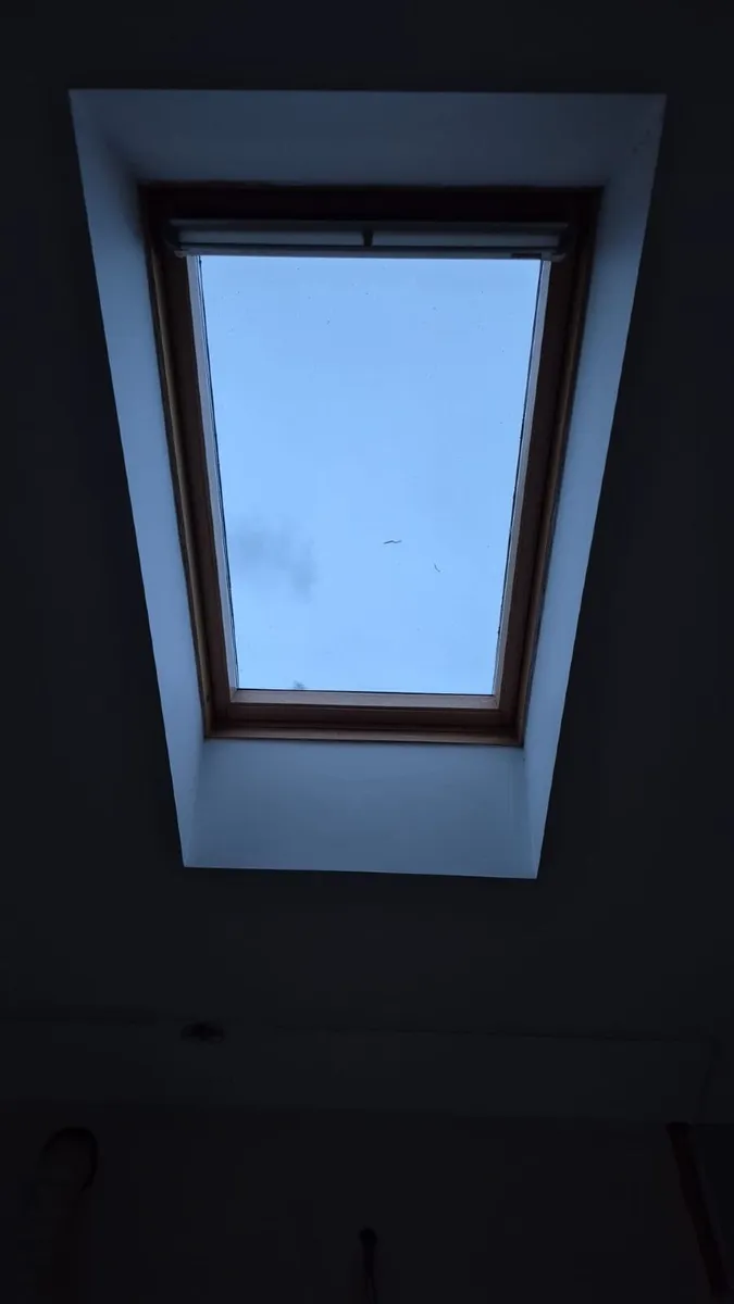 3 x VELUX GGL M06 Centre Pivot Roof Windows 78x118 - Image 2