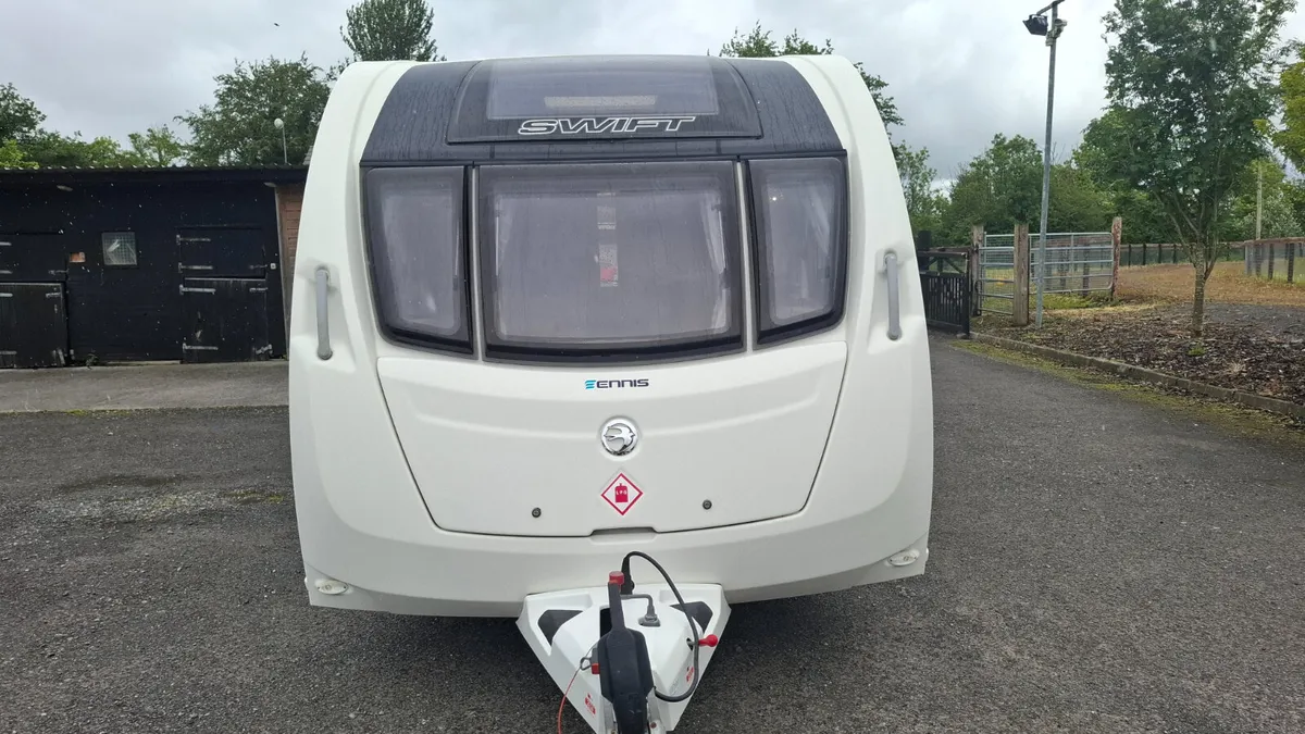Swift Charisma 6 Berth Caravan - Image 2