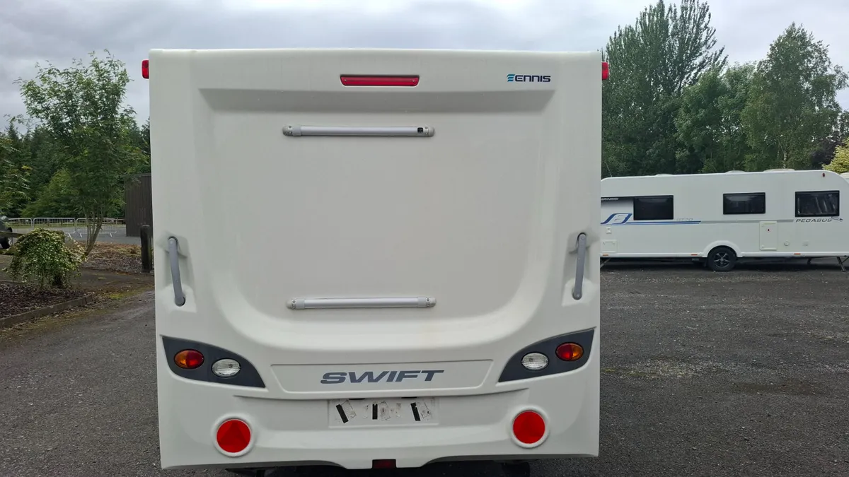 Swift Charisma 6 Berth Caravan - Image 4