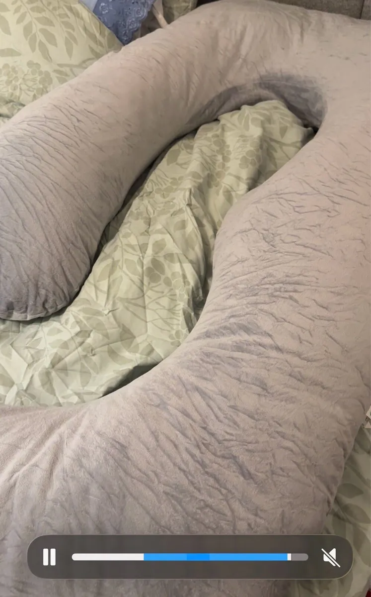 Mom cozy huggable U shaped maternity pillow - Image 1