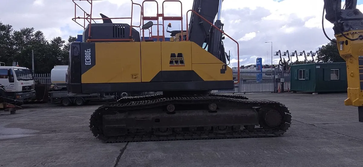Volvo EC 380 EL Excavator - Image 4