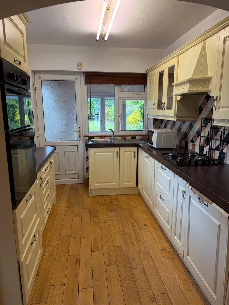 Kitchen - Image 2