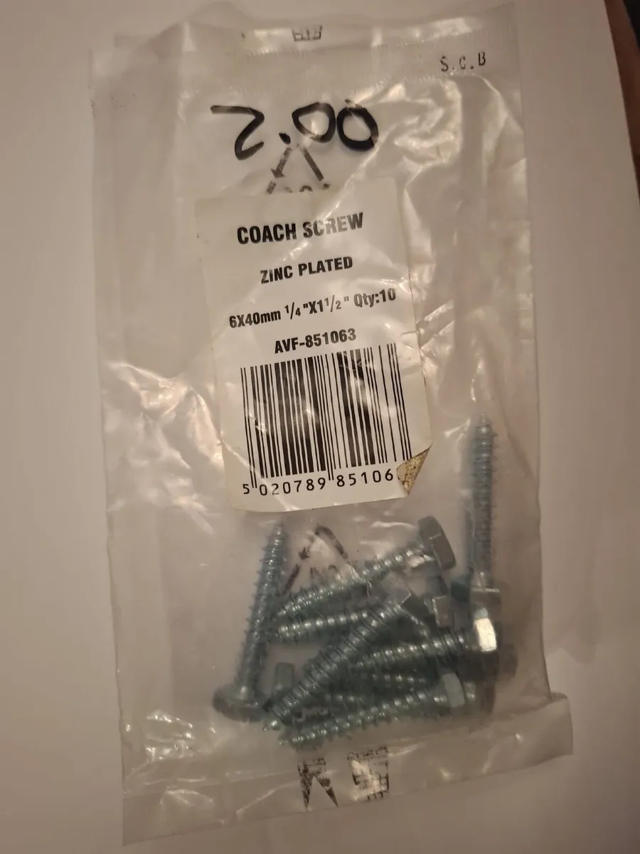 Job lot: over 160 packets of screws, nails etc - Image 2