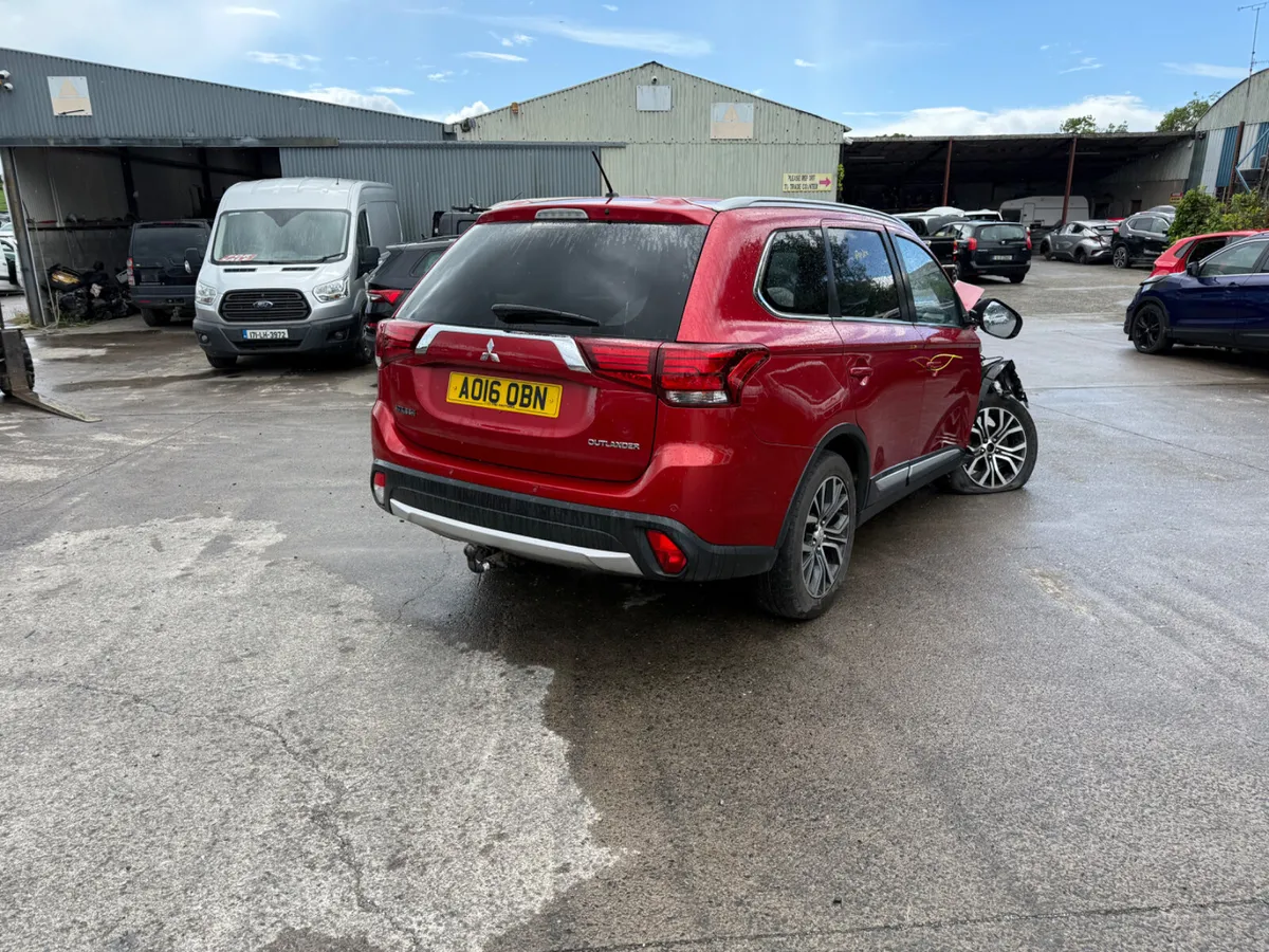 2016 Mitsubishi Outlander 2.3 GX3  -D 7 seater DSL - Image 4