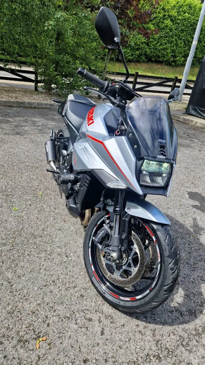 Motorcycle - Image 4
