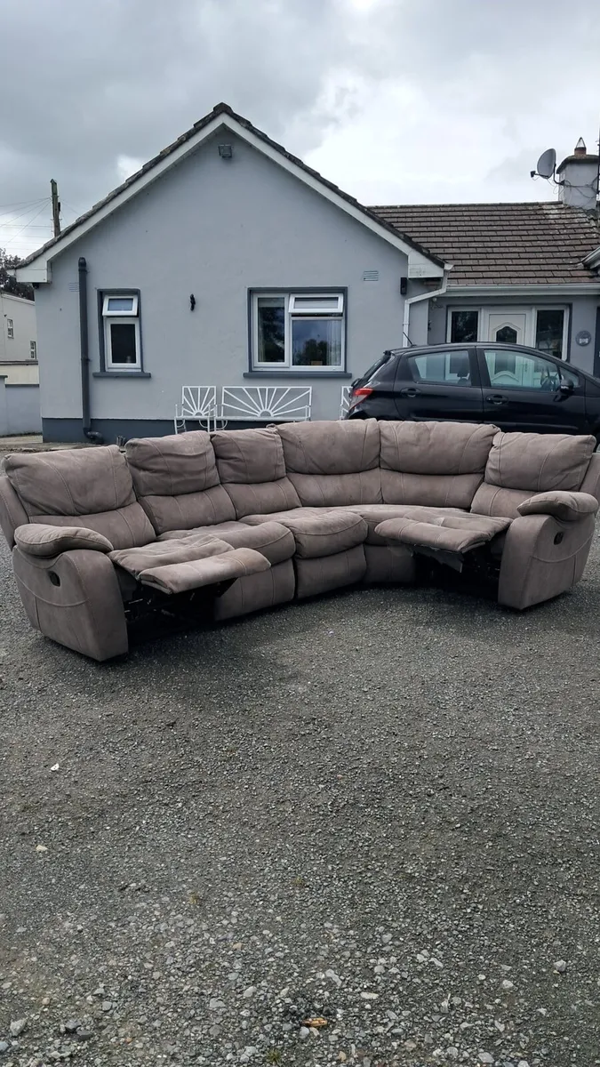 Very nice corner couch - Image 2
