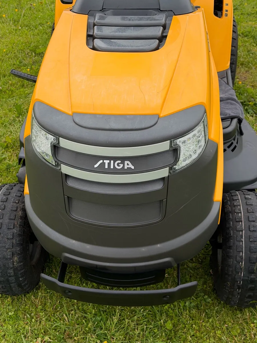 17HP HYDROSTATIC RIDE ON MOWER - Image 3