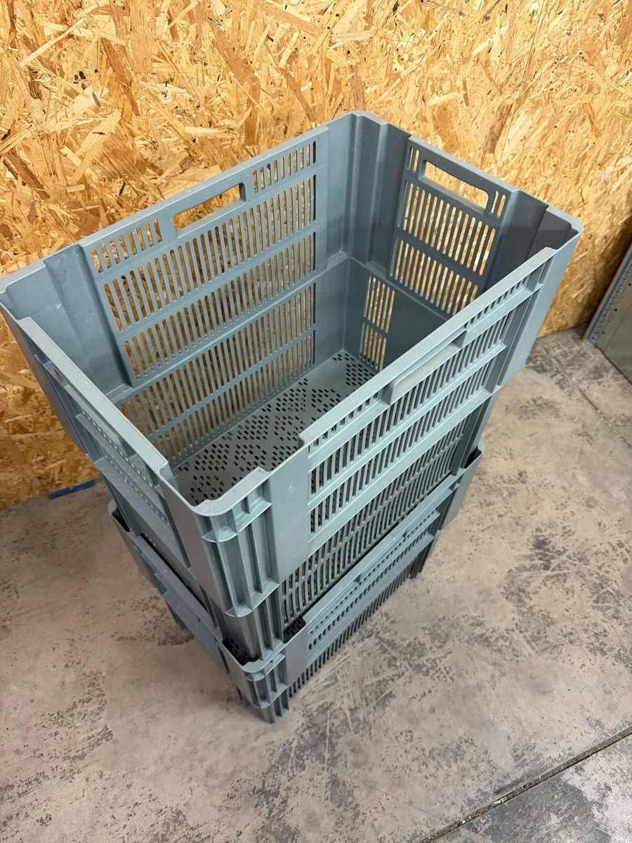5x vented storage boxes - Image 4