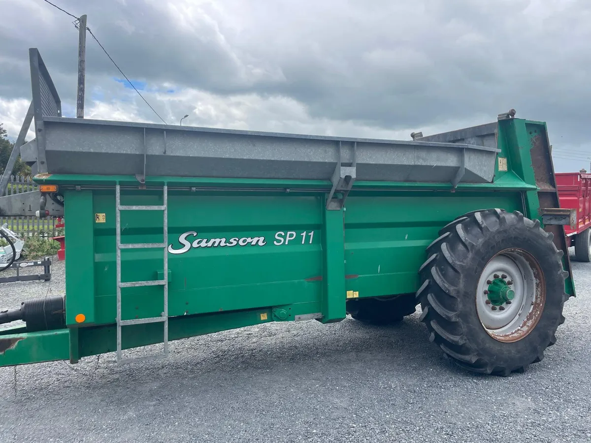 SP11 11 Ton Standard Rear Discharge Muckspreader - Image 4
