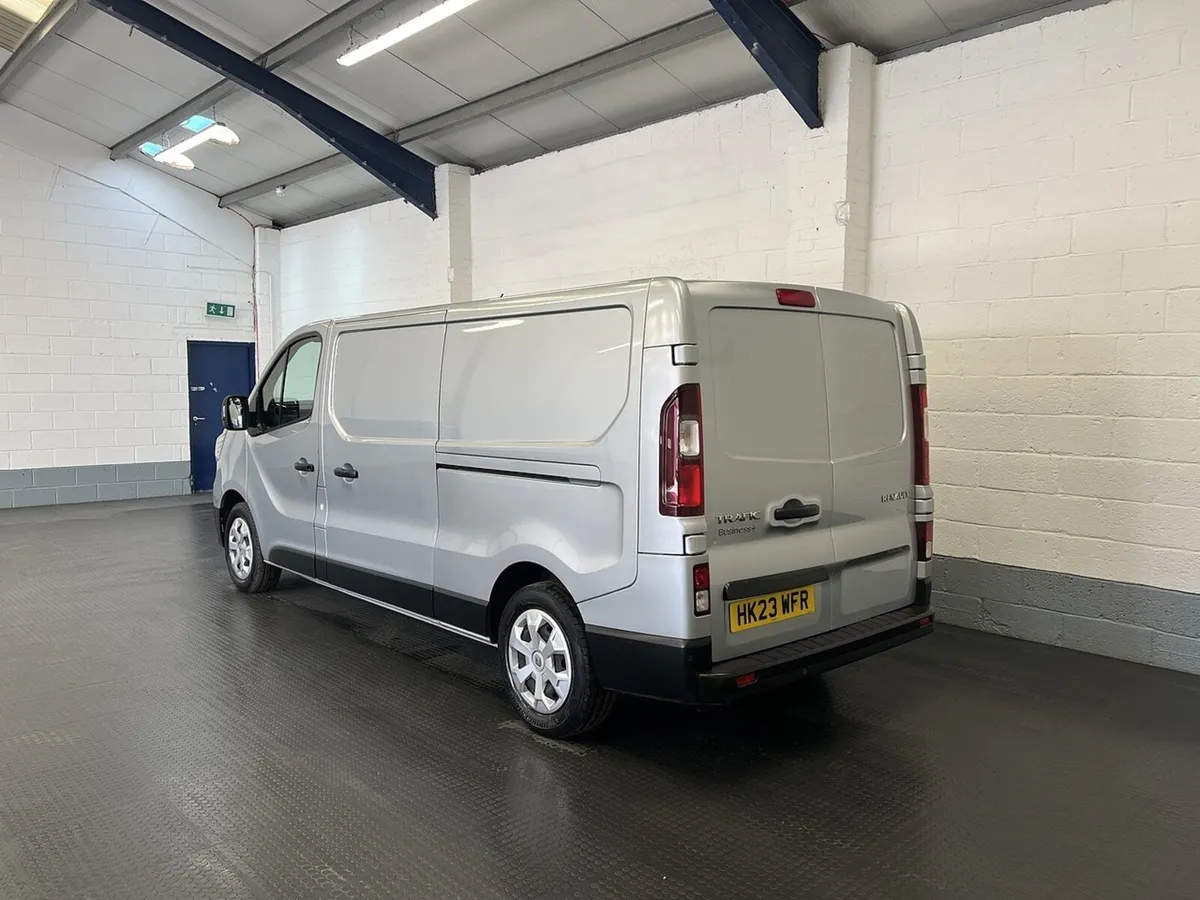 2023 Renault Trafic Panel Van - Image 4