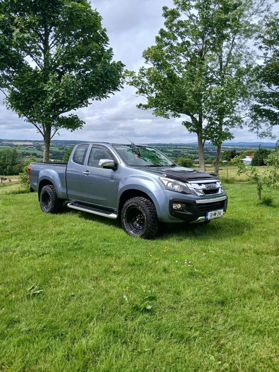 151 Isuzu Dmax Yukon 2.5l twin turbo - Image 1