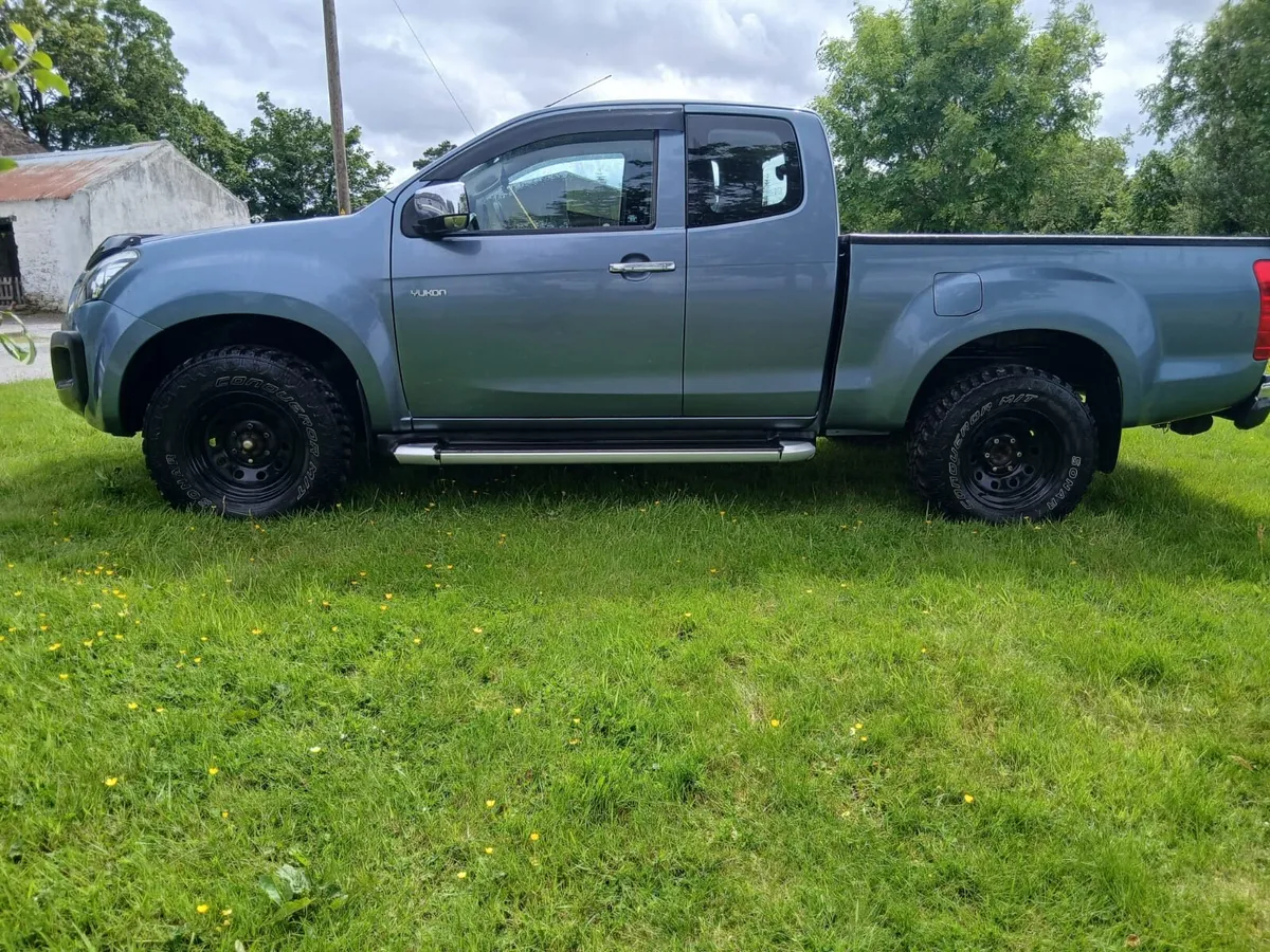 151 Isuzu Dmax Yukon 2.5l twin turbo - Image 3