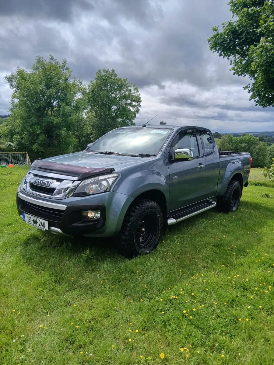 151 Isuzu Dmax Yukon 2.5l twin turbo - Image 2
