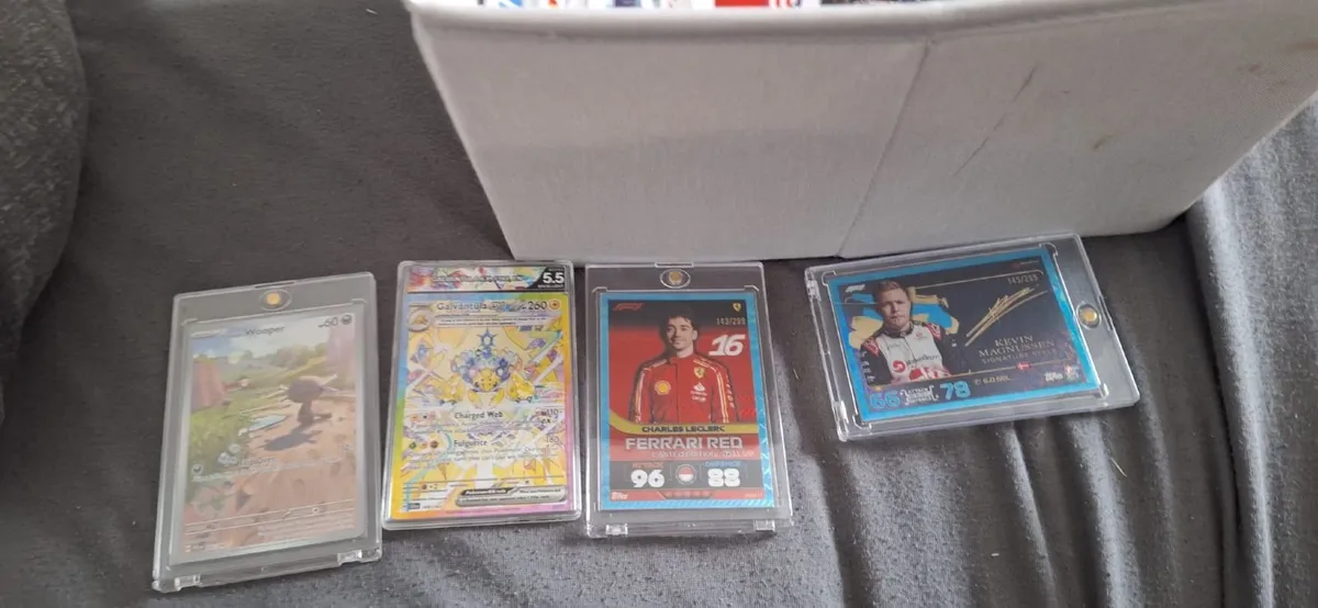 Trading cards - Image 1