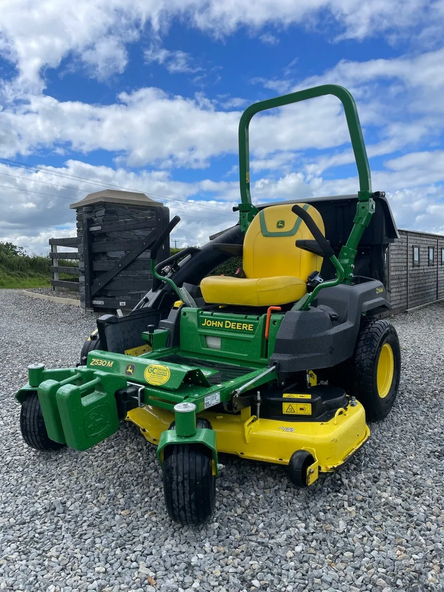 As NEW John Deere Z530M zero turn lawnmower - Image 1