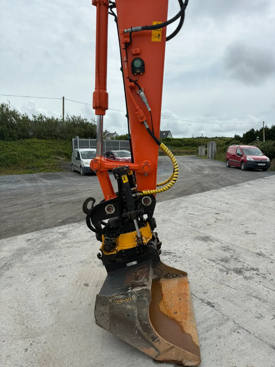 Hitachi ZX130-6 - Image 4