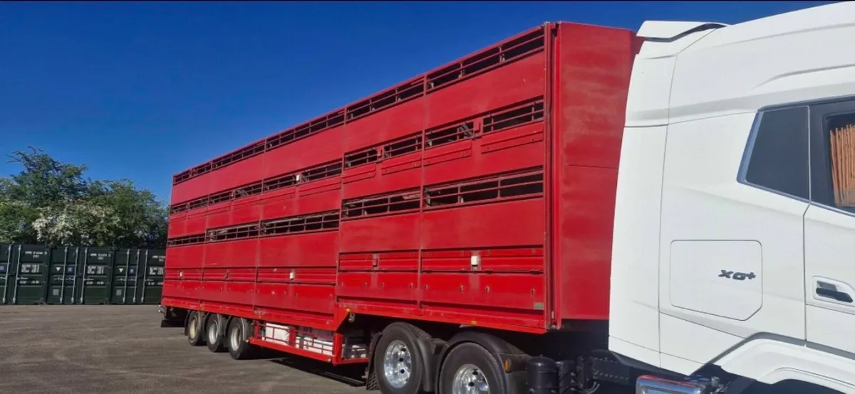 Houghton Livestock Trailer 2/4 Deck - Image 2