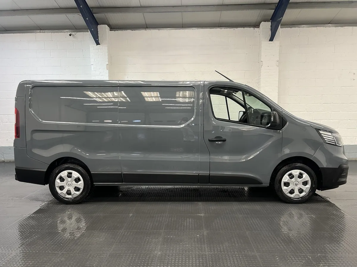 2024 Renault Trafic Panel Van - Image 1