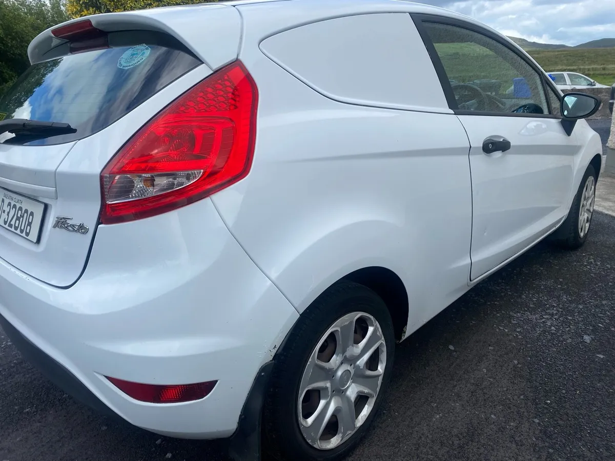 Fiesta Van - Image 2