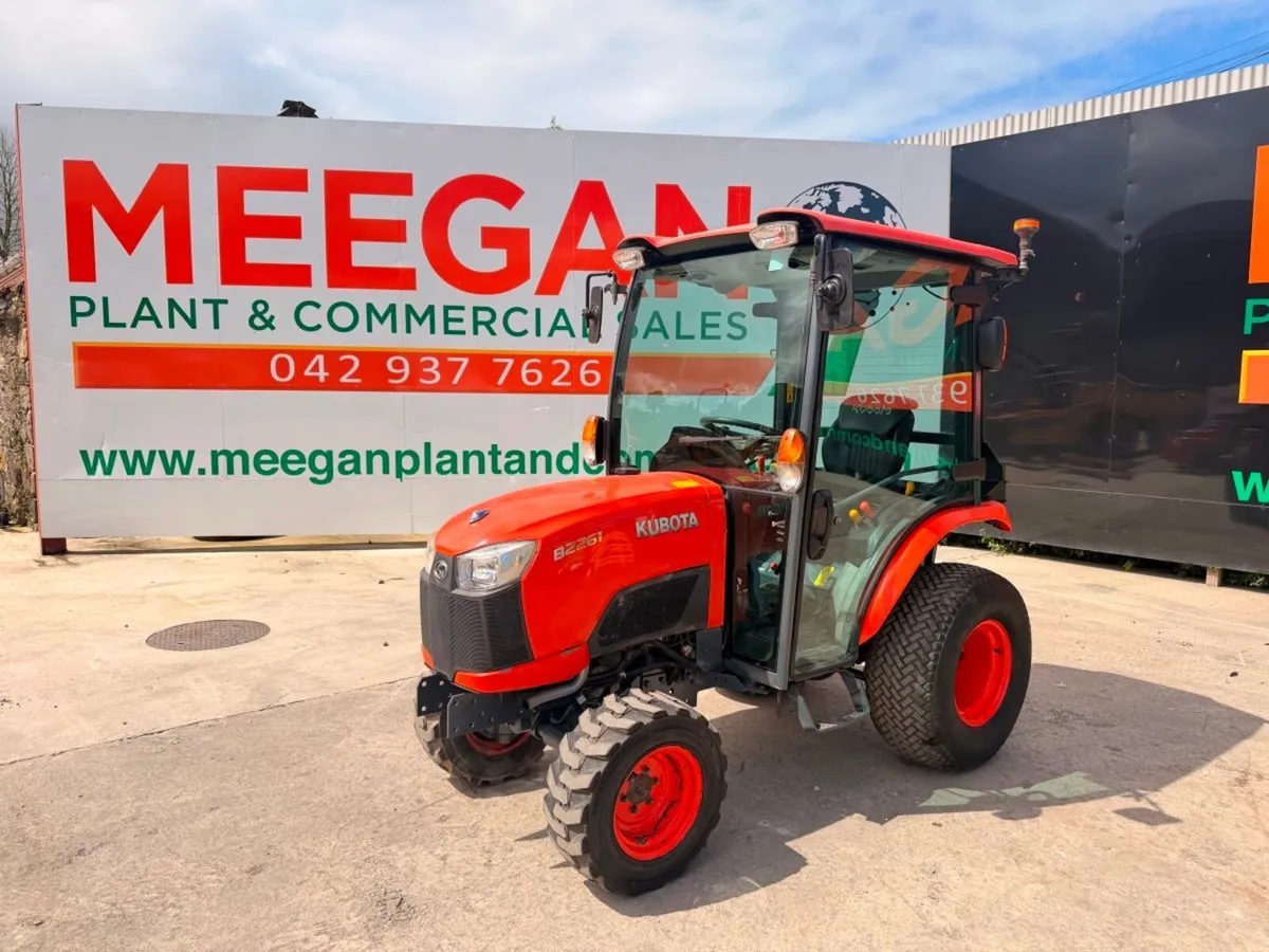 2019 KUBOTA B2261 COMPACT TRACTOR ...350 hours - Image 2