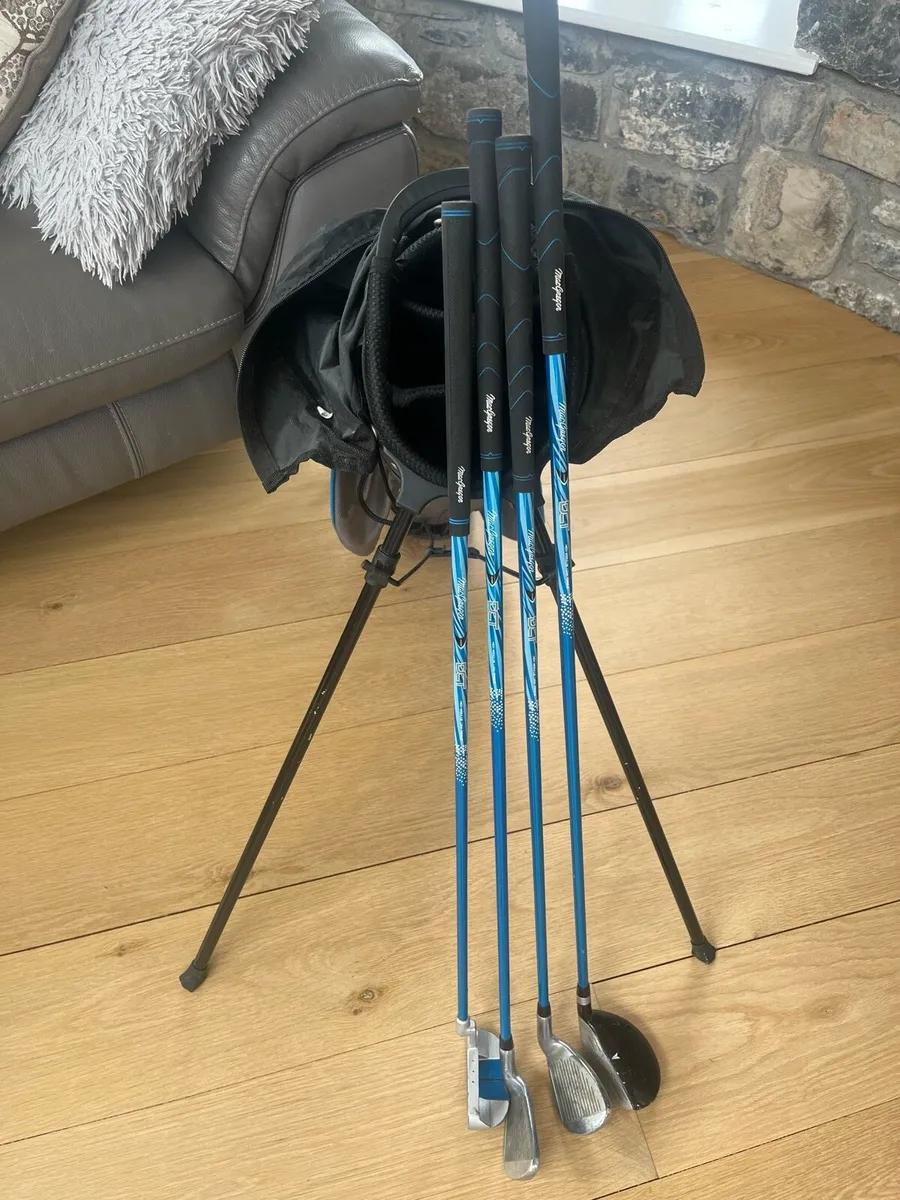 Golf bags and left handed clubs - Image 3