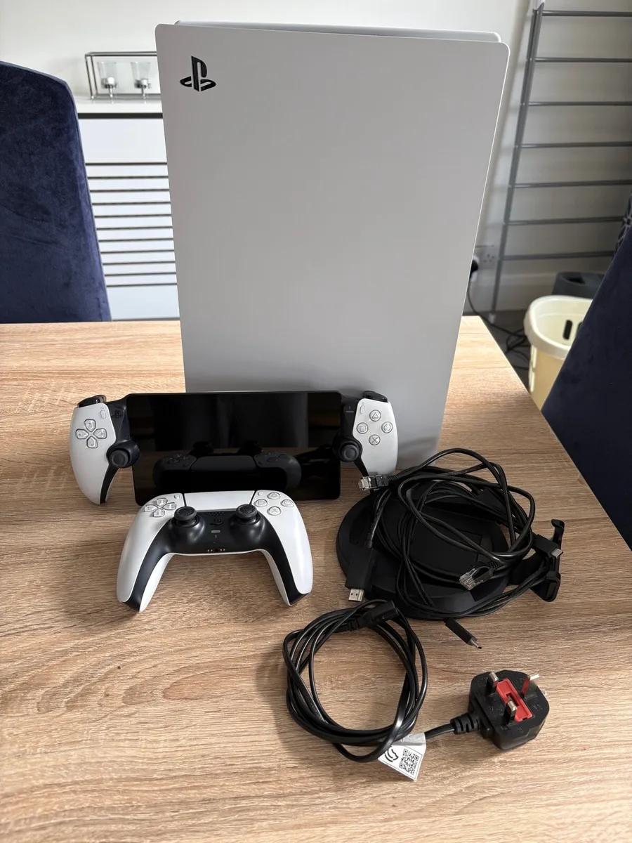 PlayStation 5 Disc & PlayStation Portable - Image 1