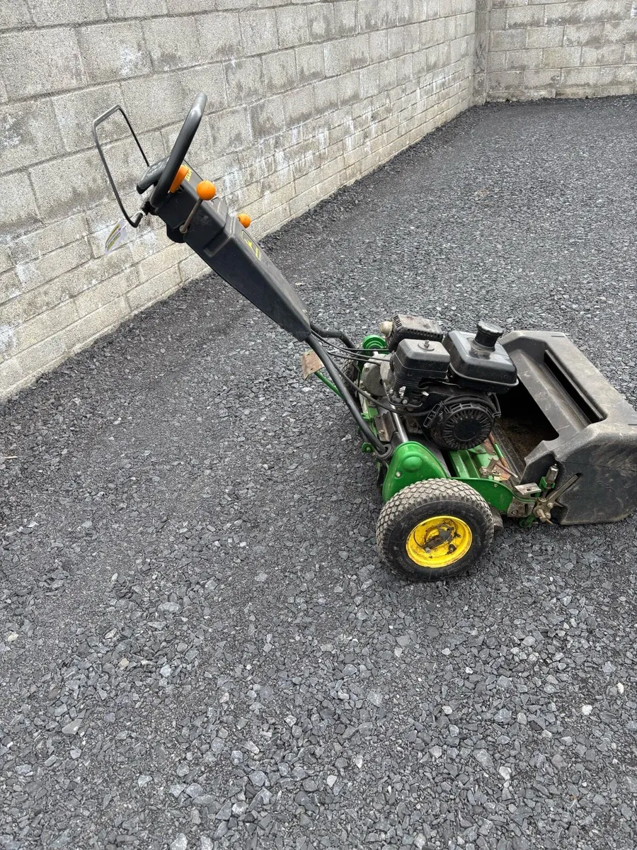 John Deere 220A Greensmower - Image 3