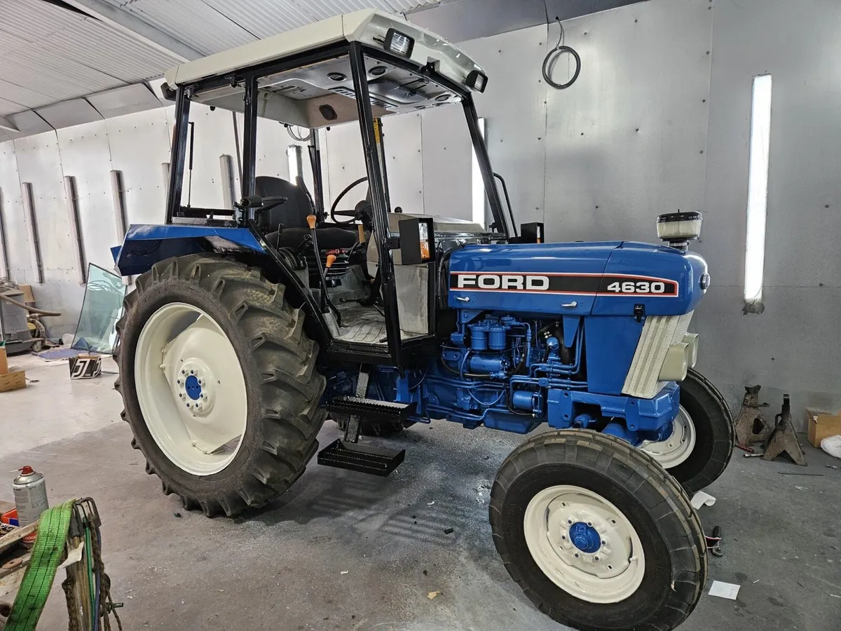 Ford tractor - Image 4