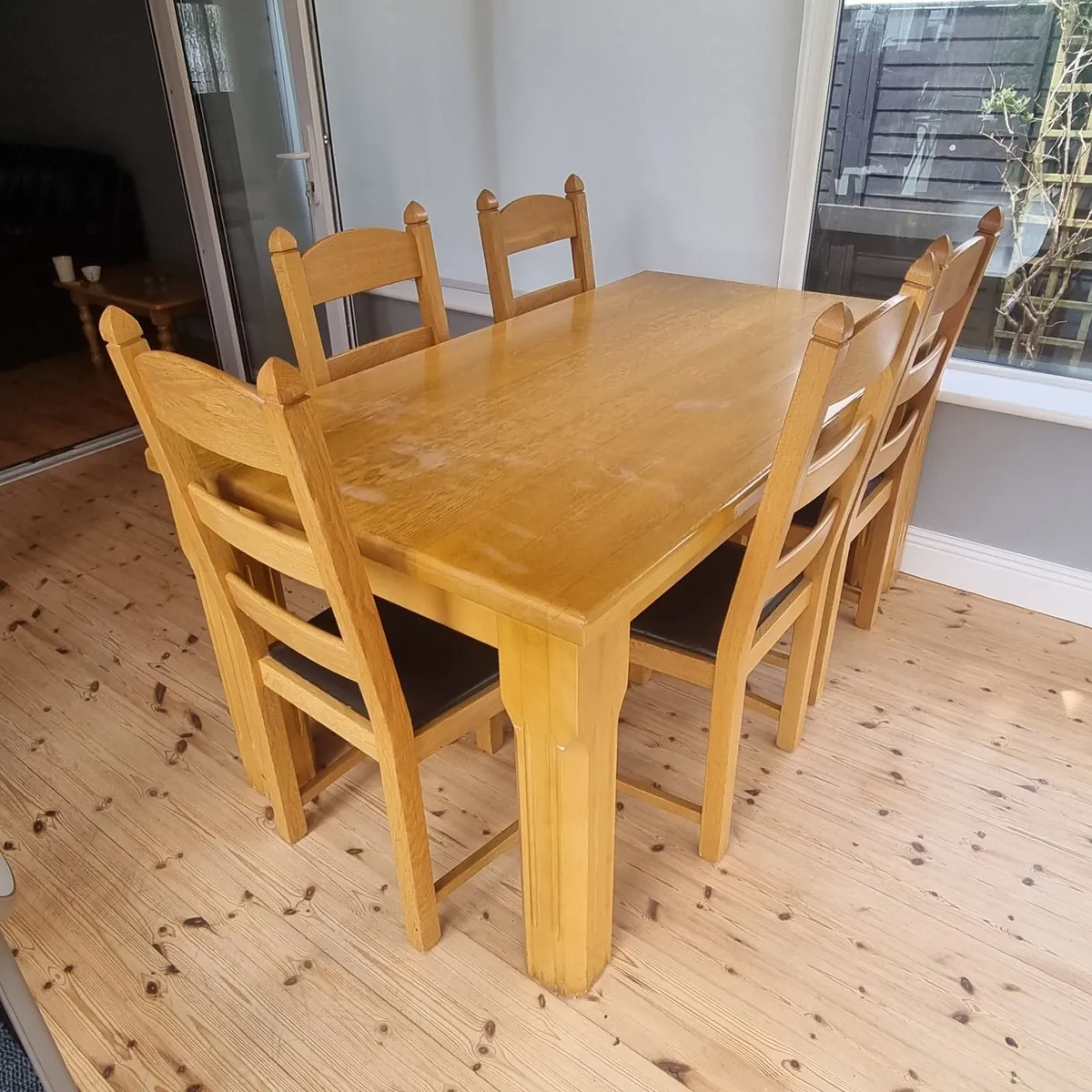 Solid Oak Table and six chairs - Image 1