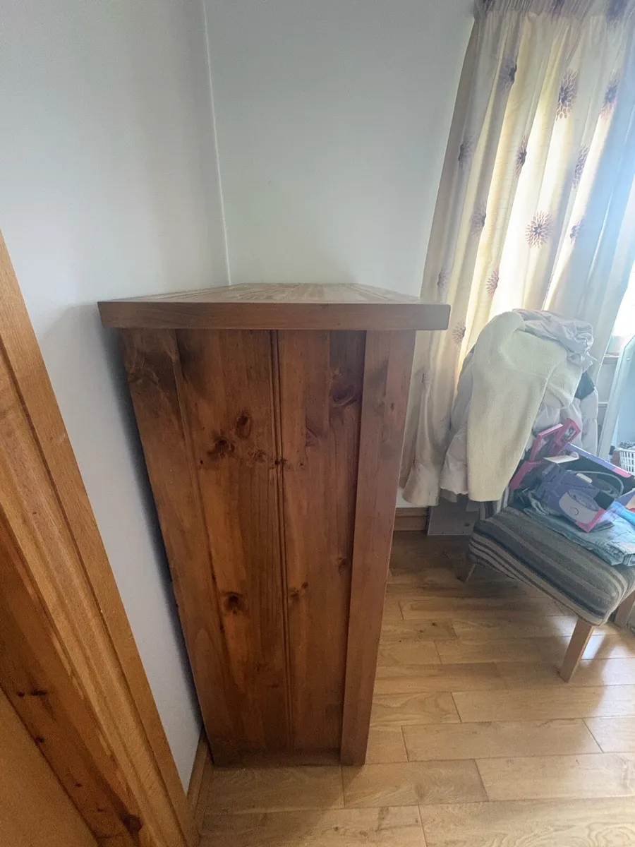 Solid wood chest of drawers - Image 3
