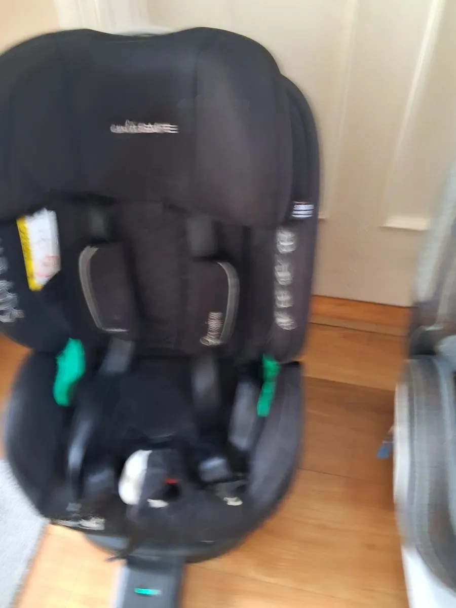 Car seat - Image 1