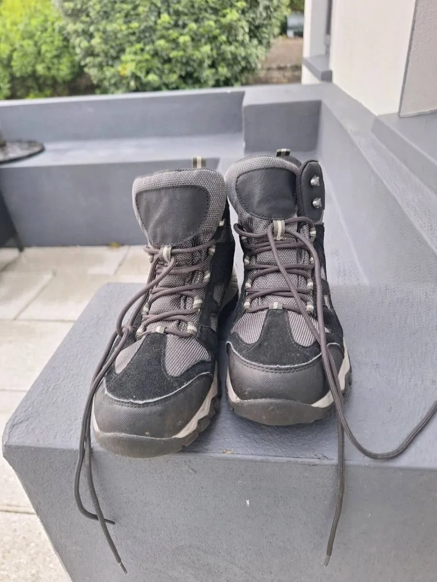 Crane  Black Hiking boots - Image 1