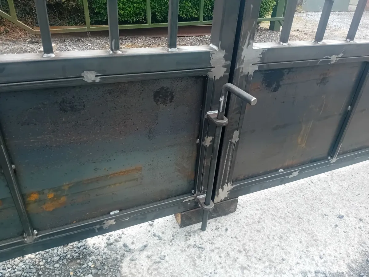 Gates (brand new) - Image 4