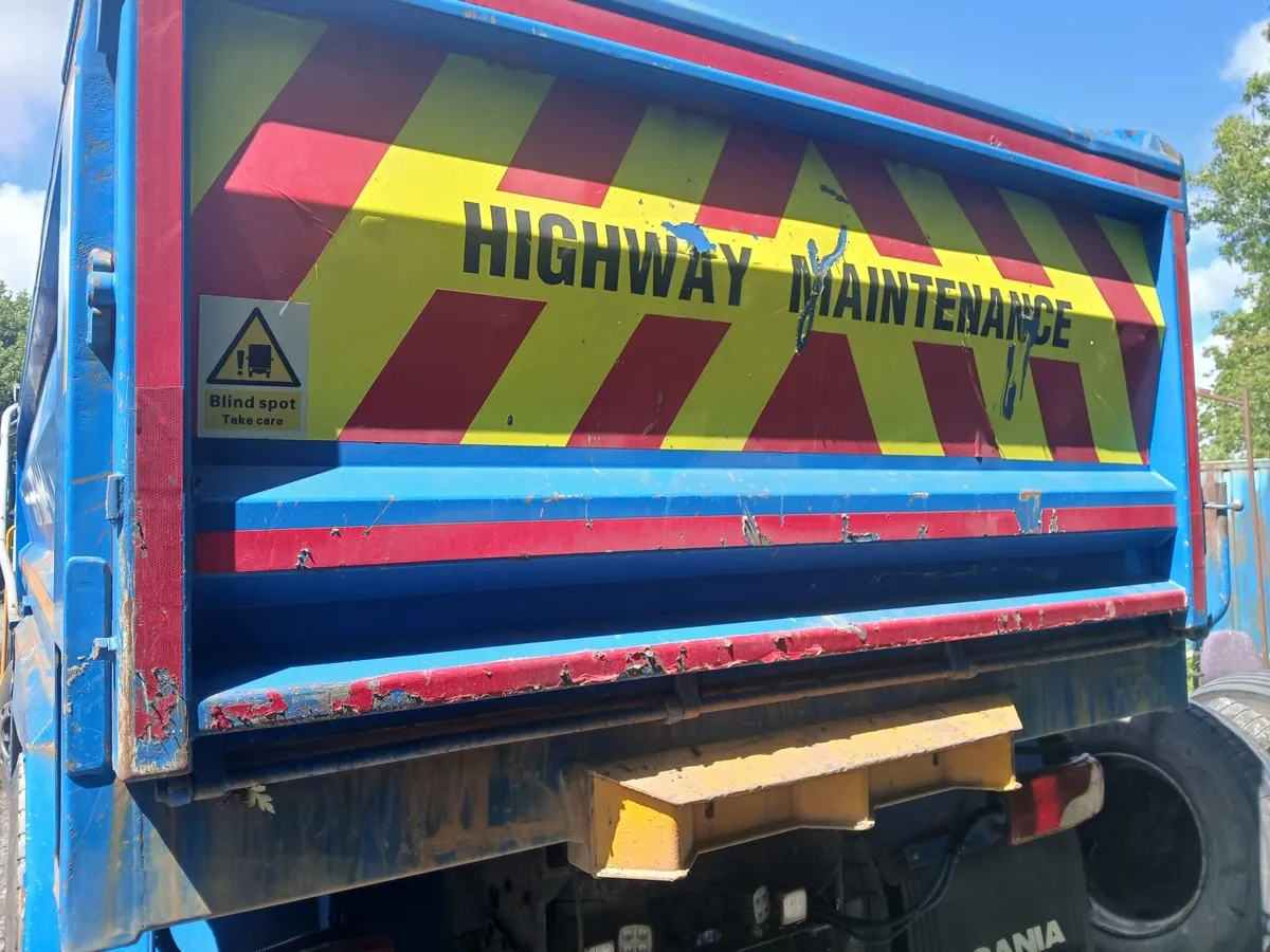 Grab lorry scania - Image 3