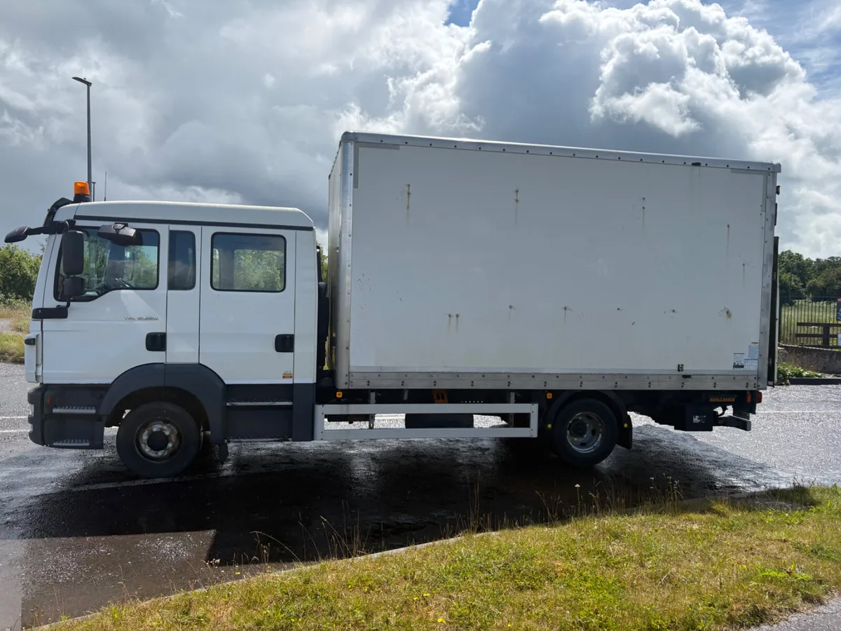 Man 12 Ton Crew Cab - Image 4