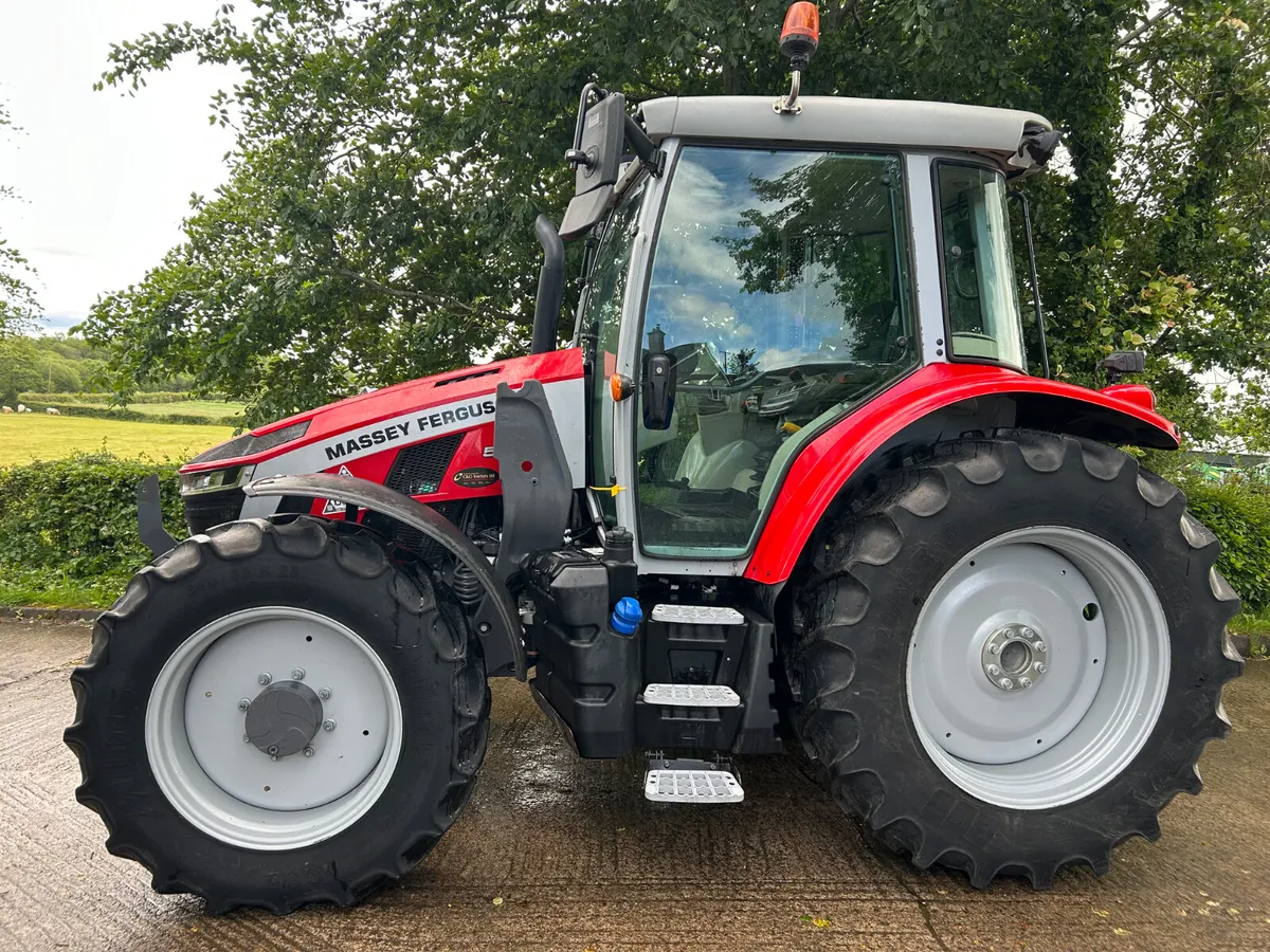 Massey Ferguson 5S.105 - Image 1