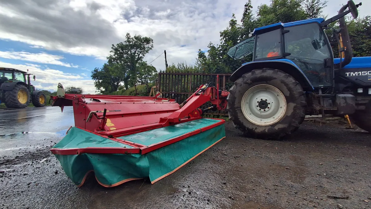 KVERNELAND MOWER - Image 1