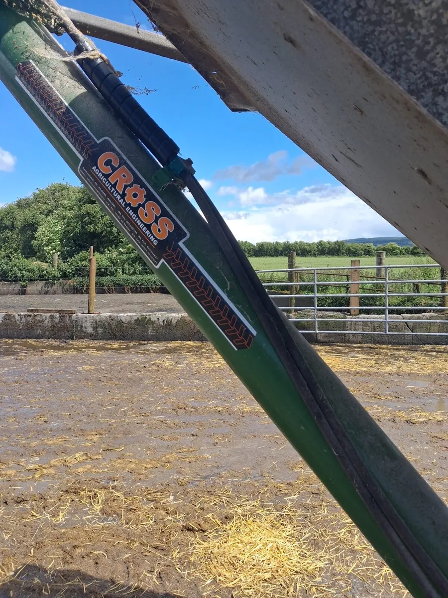 Simon Cross corn Roller.also 2grain cooling fans - Image 3