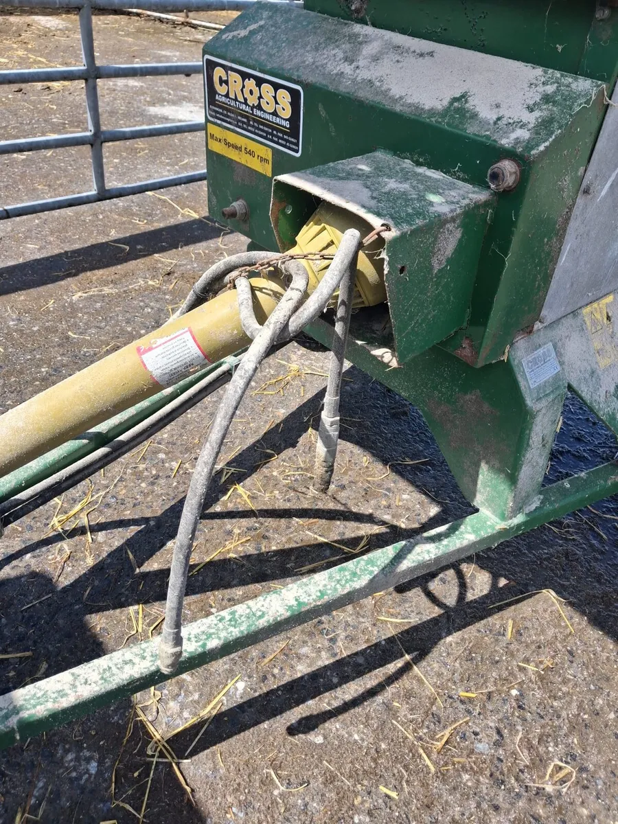 Simon Cross corn Roller.also 2grain cooling fans - Image 4