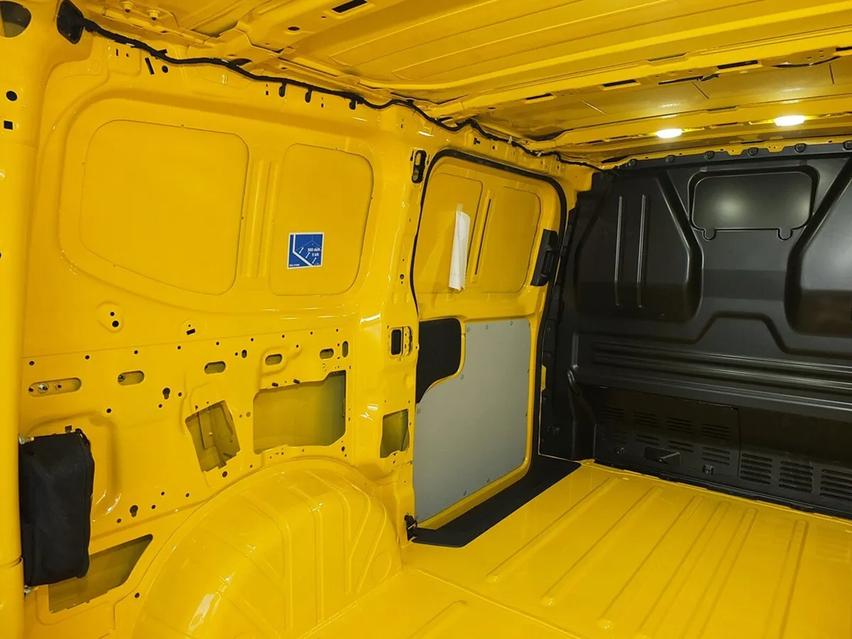 2025 Ford Transit Custom Panel Van - Image 4
