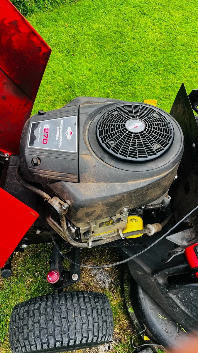 Ride on lawn mower - Image 2
