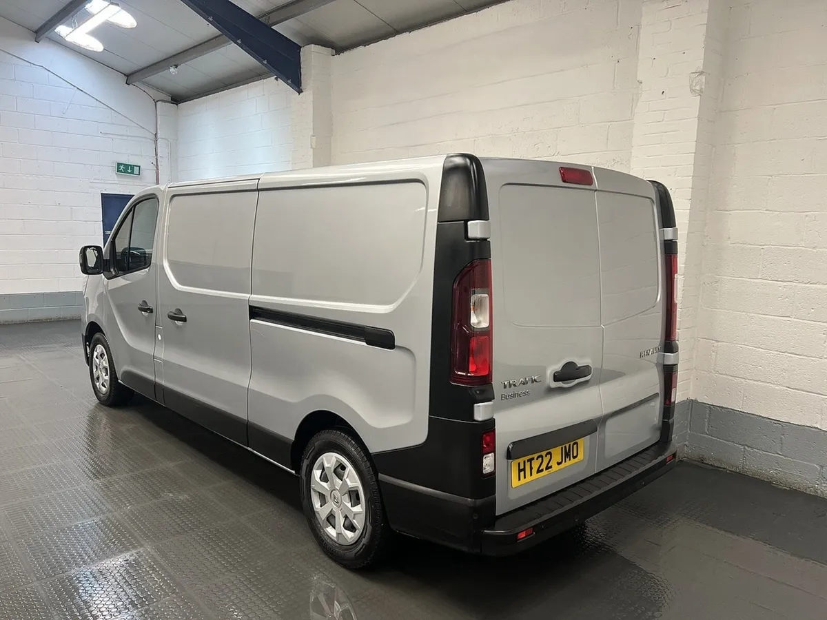 2022 Renault Trafic Panel Van - Image 4
