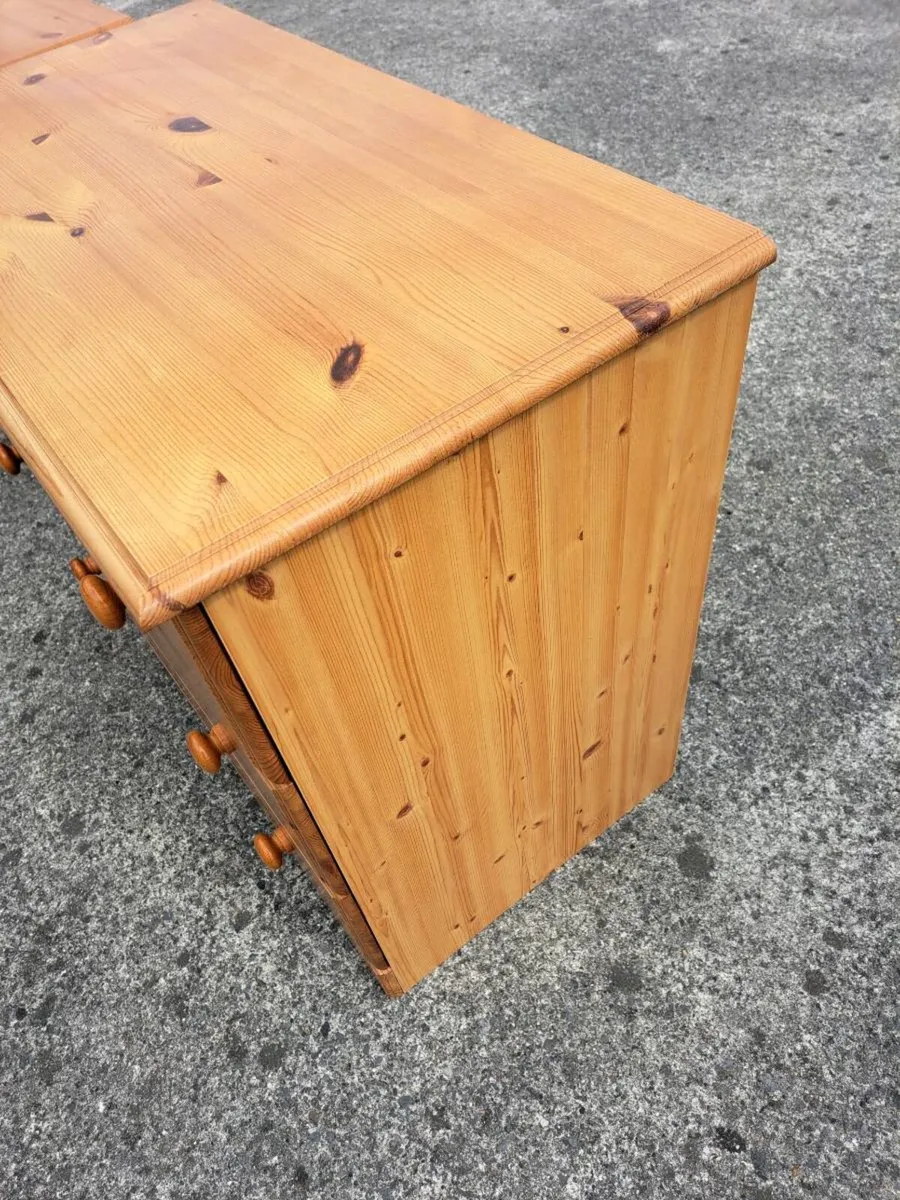 Pine chest of drawers - Image 2