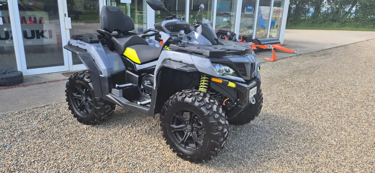 211 CFMOTO CFORCE 1000 ONLY 160 HOURS !!!!! - Image 1