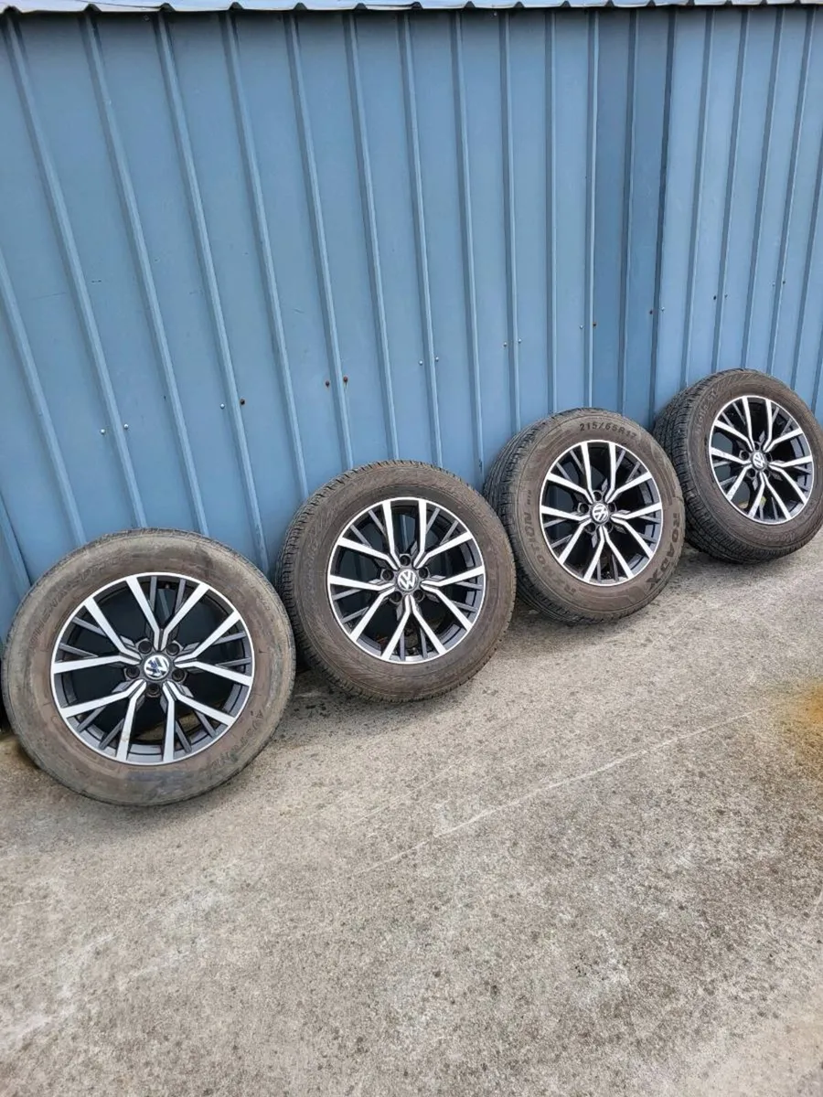 VW Tiguan.alloys - Image 1
