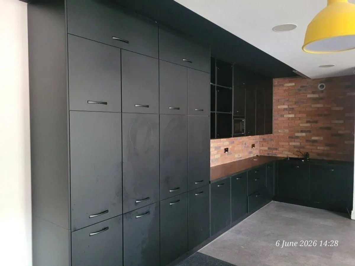 Kitchen cabinets - Image 1