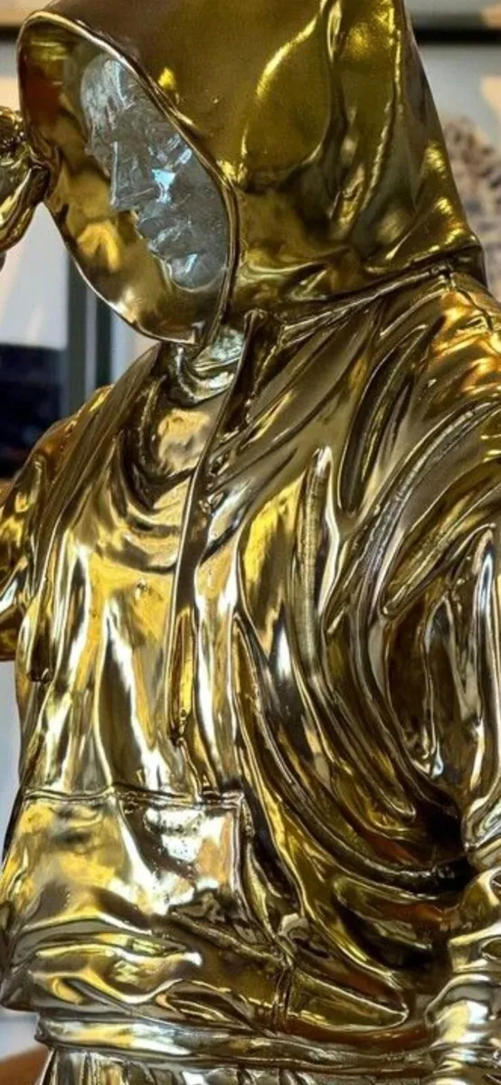 Modern art sculpture - Image 2