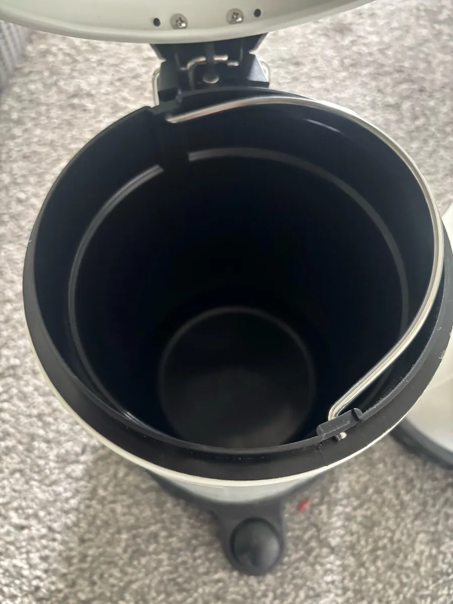 Pedal Bin - Image 2