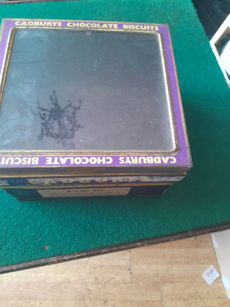 Vintage biscuits tin - Image 1